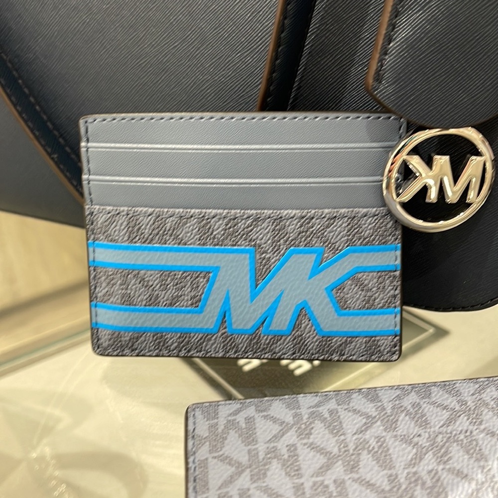 Michael Kors Cooper Graphic Logo Tall Card Case Denim Multi 36S3LCOD2B
NWT